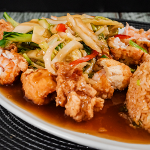 Enrollado de pollo con langostinos