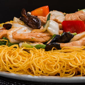 Tallarín frito de pollo