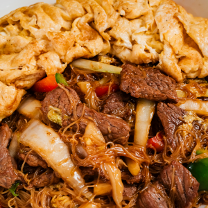 Ternera con fideos chinos